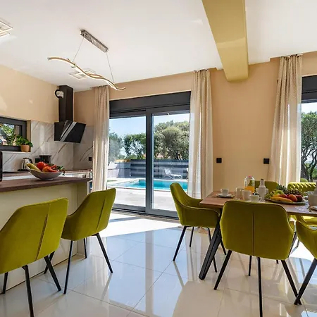 Krstina Feriehus Vrana (Zadar)