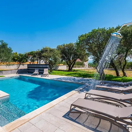 Krstina Feriehus Vrana (Zadar)